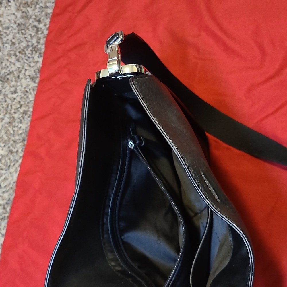 Calvin Klein Fay Large Crossbody Bag In Black Leather - Picture 7 of 9